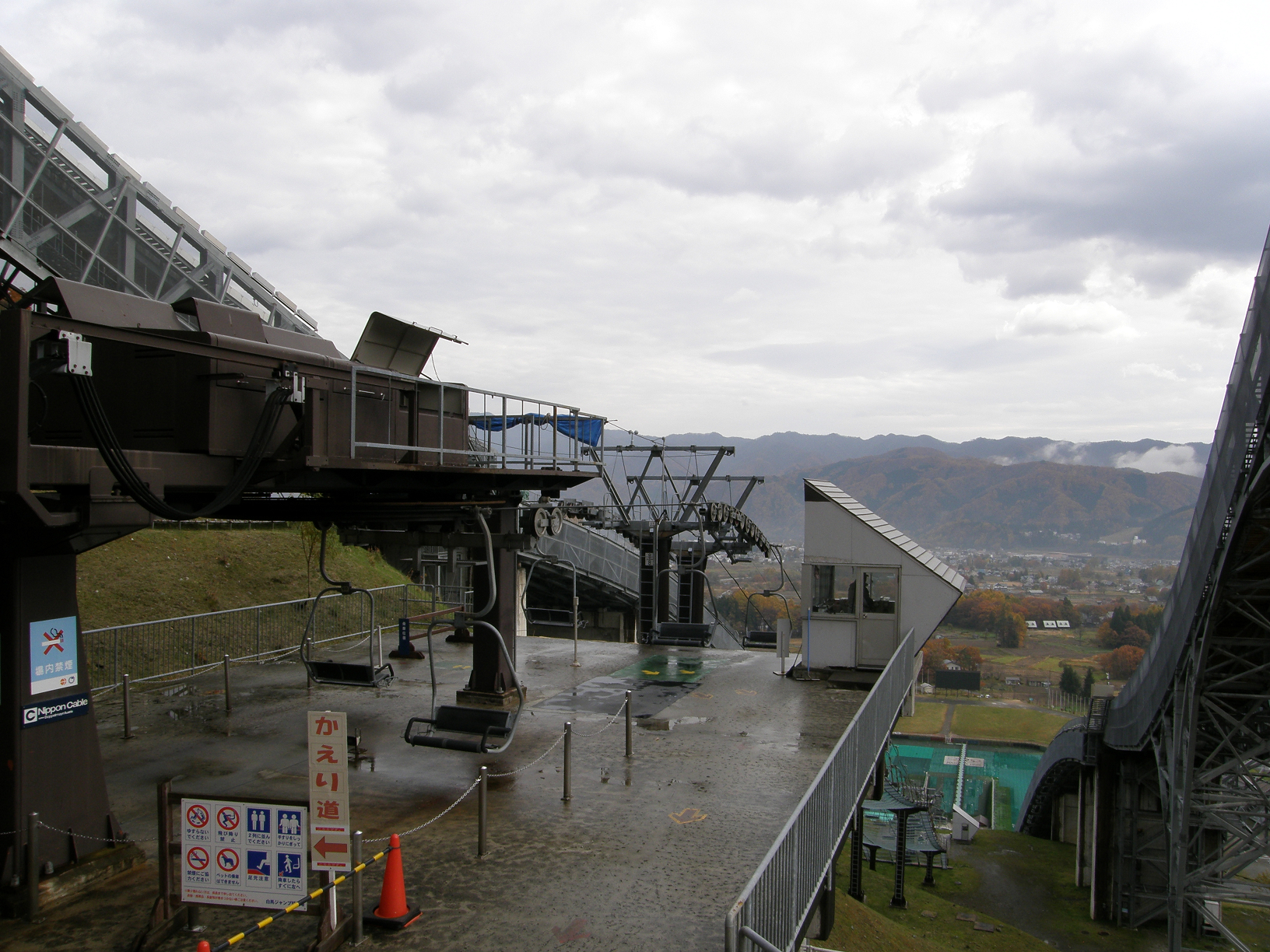 PB072699.jpg