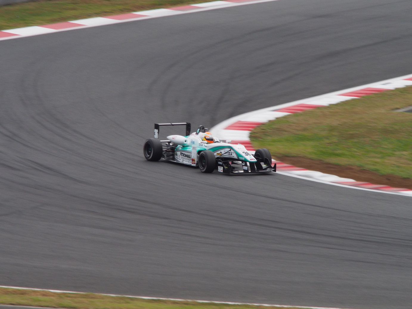 PA13028.jpg