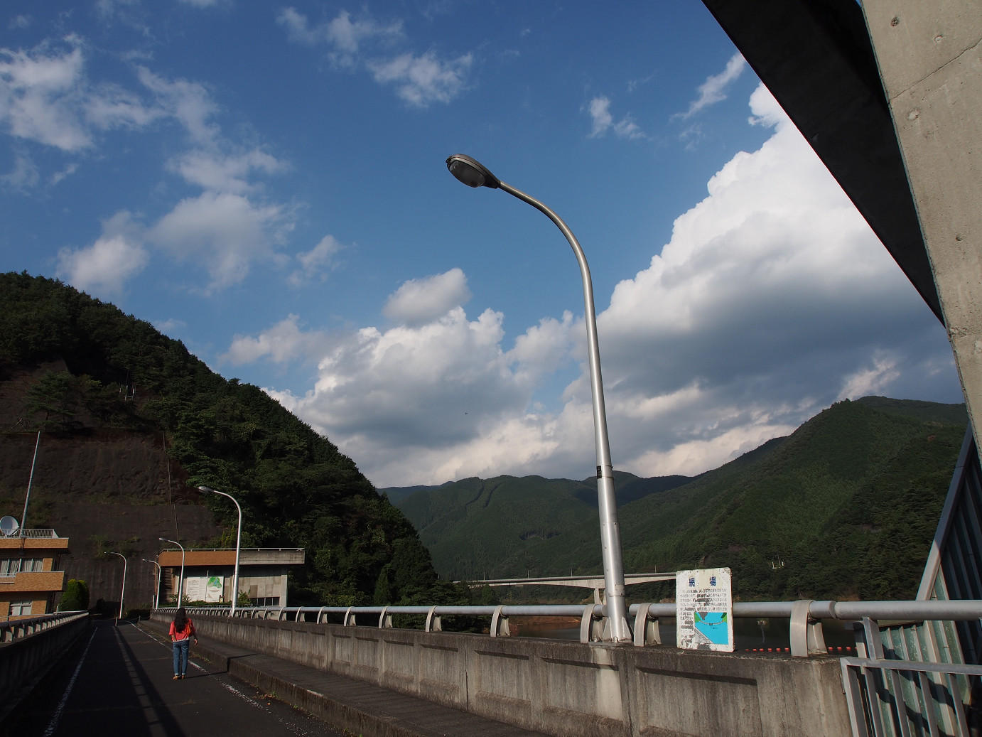 PAE203011.jpg
