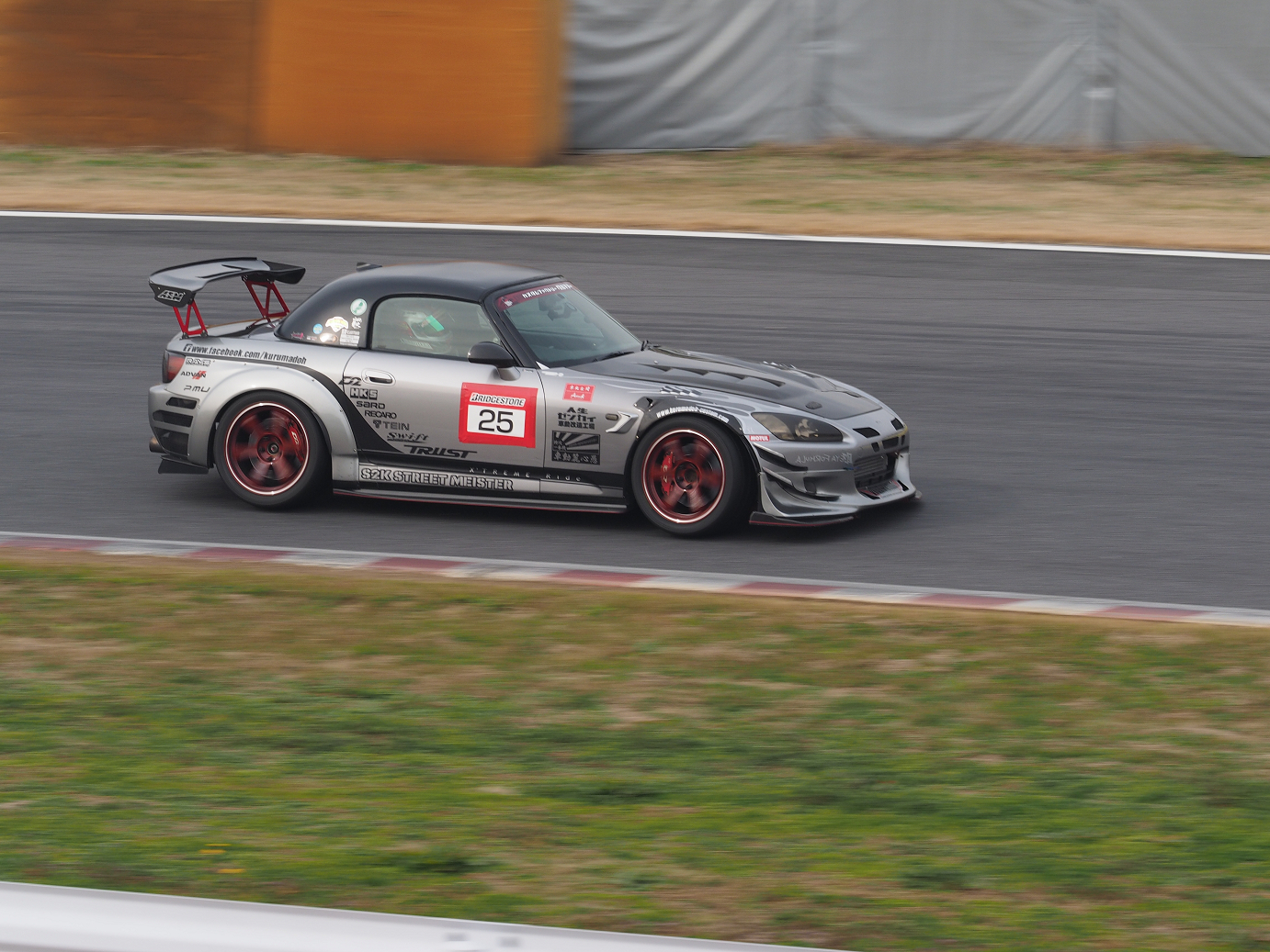 PC042729.jpg