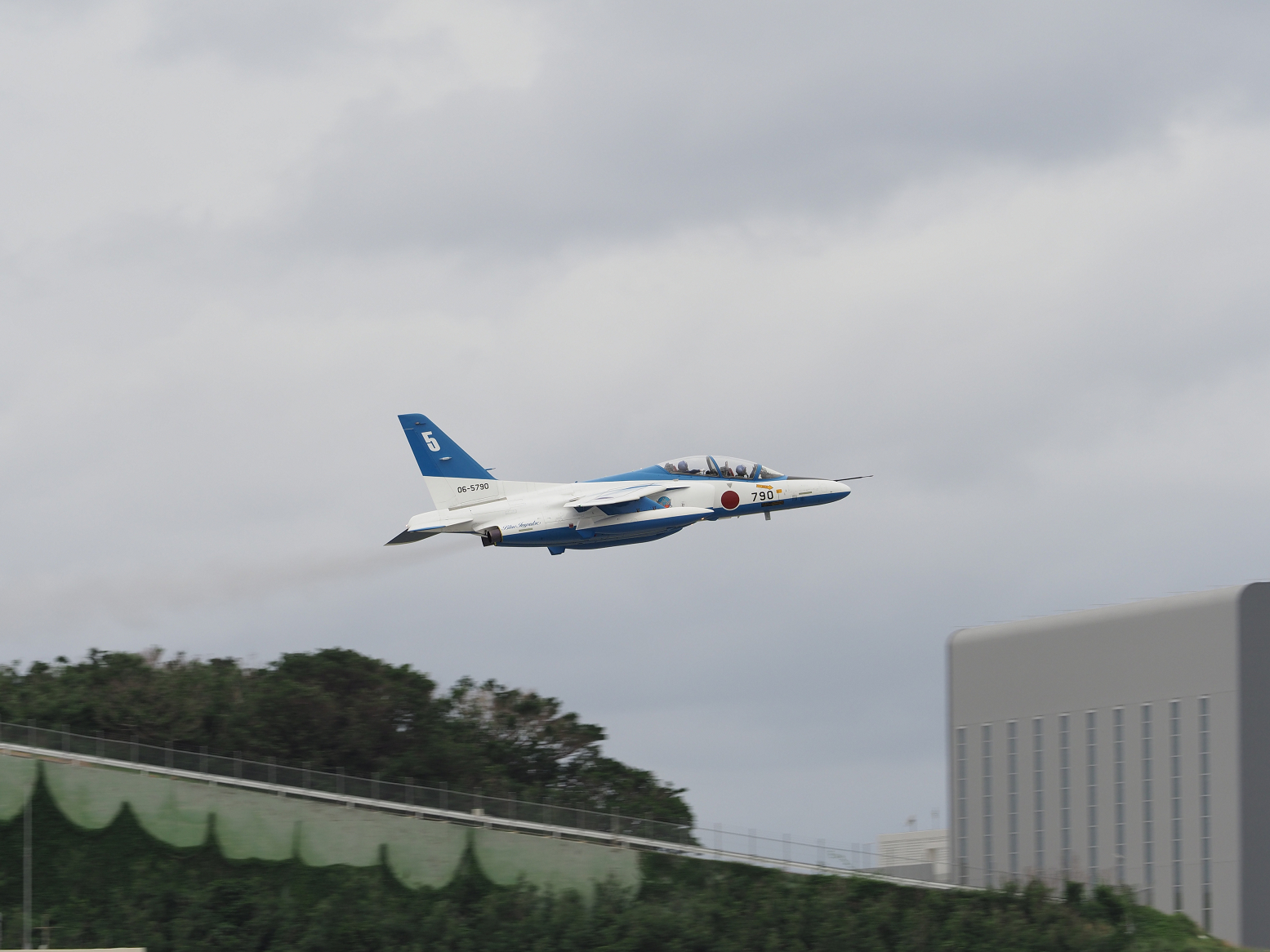 PC082183.jpg