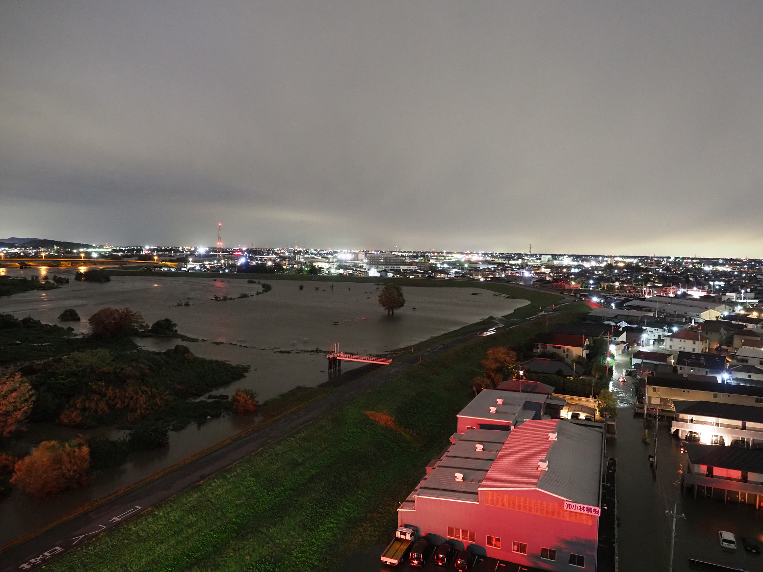 PA1213740049.jpg