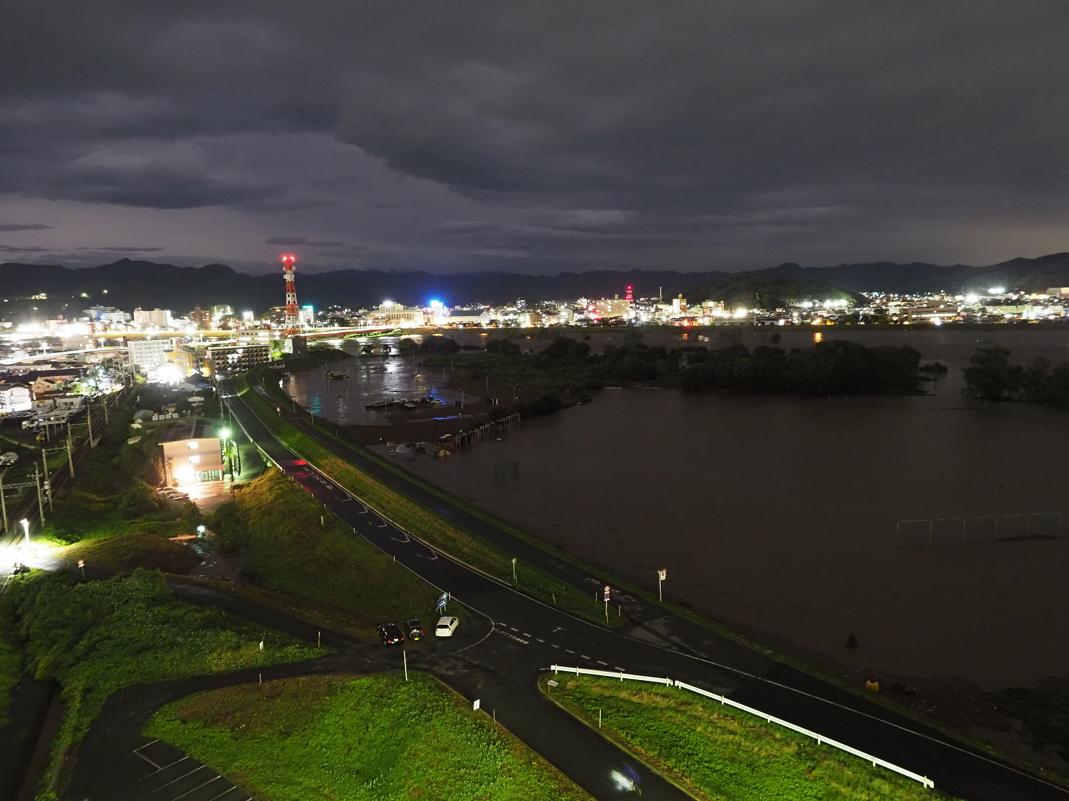 PA1213740057.jpg