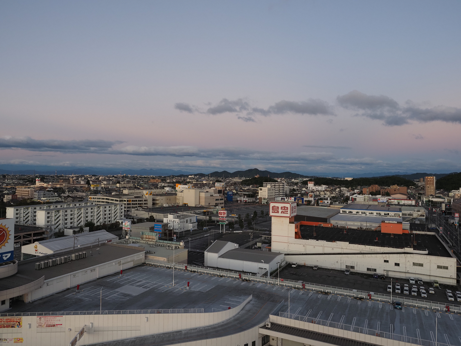 PA1213740121.jpg