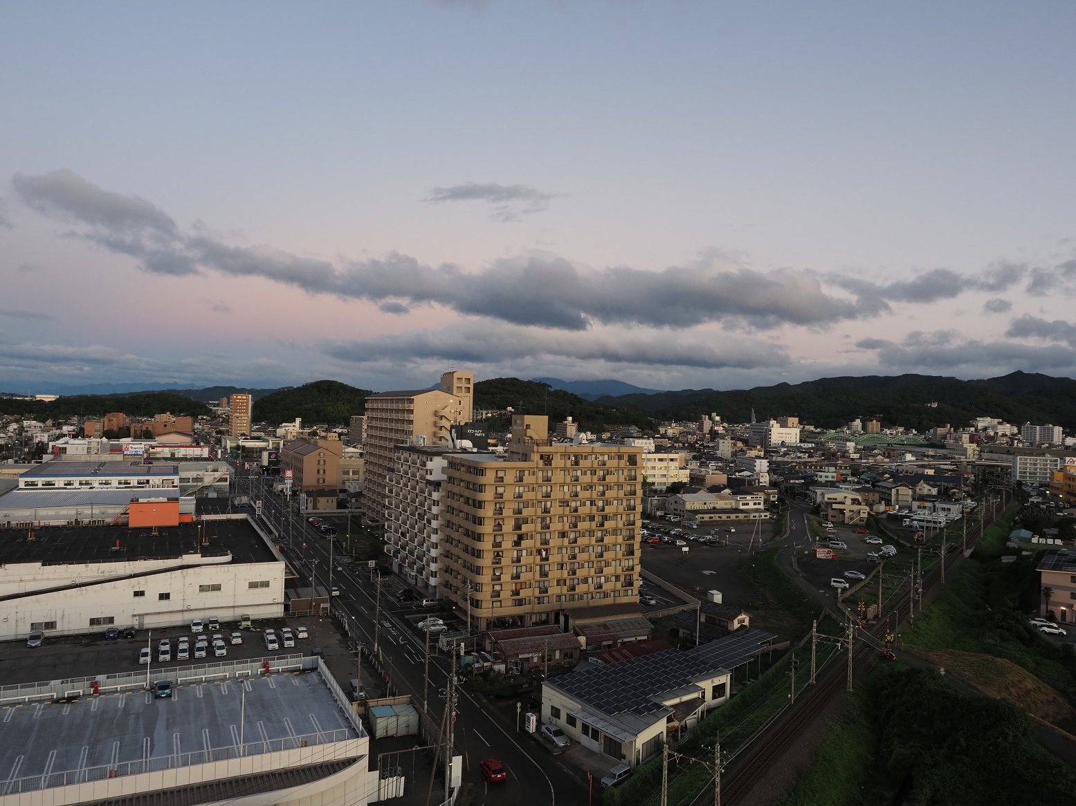 PA1213740123.jpg