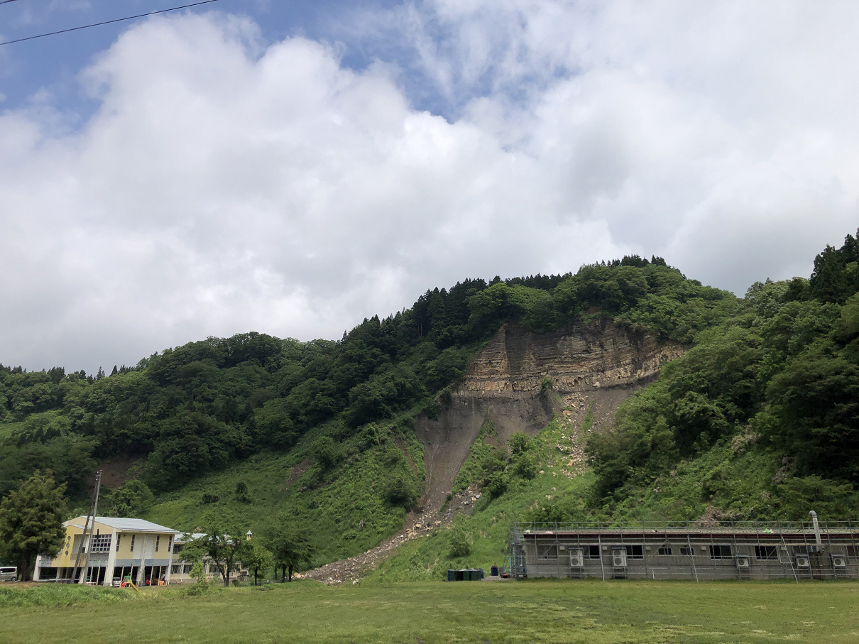 P5230937-38.jpg